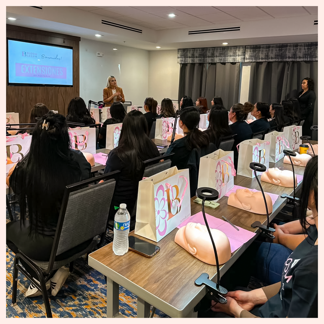 CURSO PRESENCIAL: EXTENSIONES DE PESTAÑAS